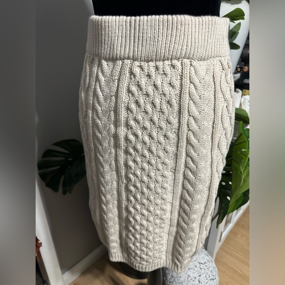 Time and Tru Mock Neck Cable Knit Sweater and Skirt Set, 2-Piece size XL NWT - Picture 5 of 10